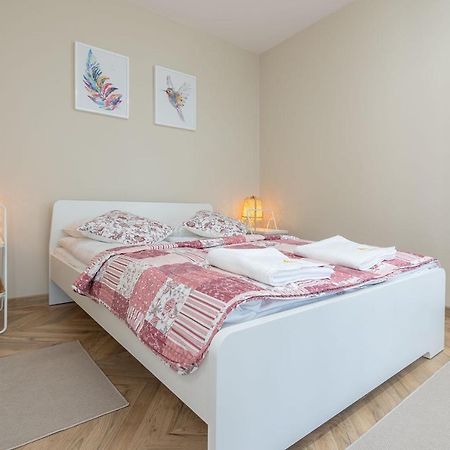 Apartament Karminowy Apartman Wadowice Kültér fotó