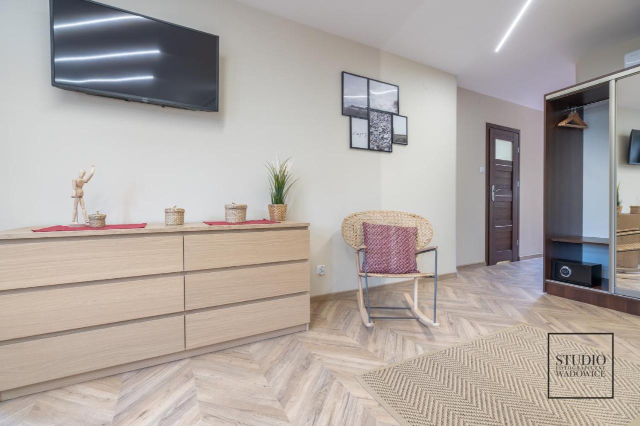 Apartament Karminowy Apartman Wadowice Kültér fotó